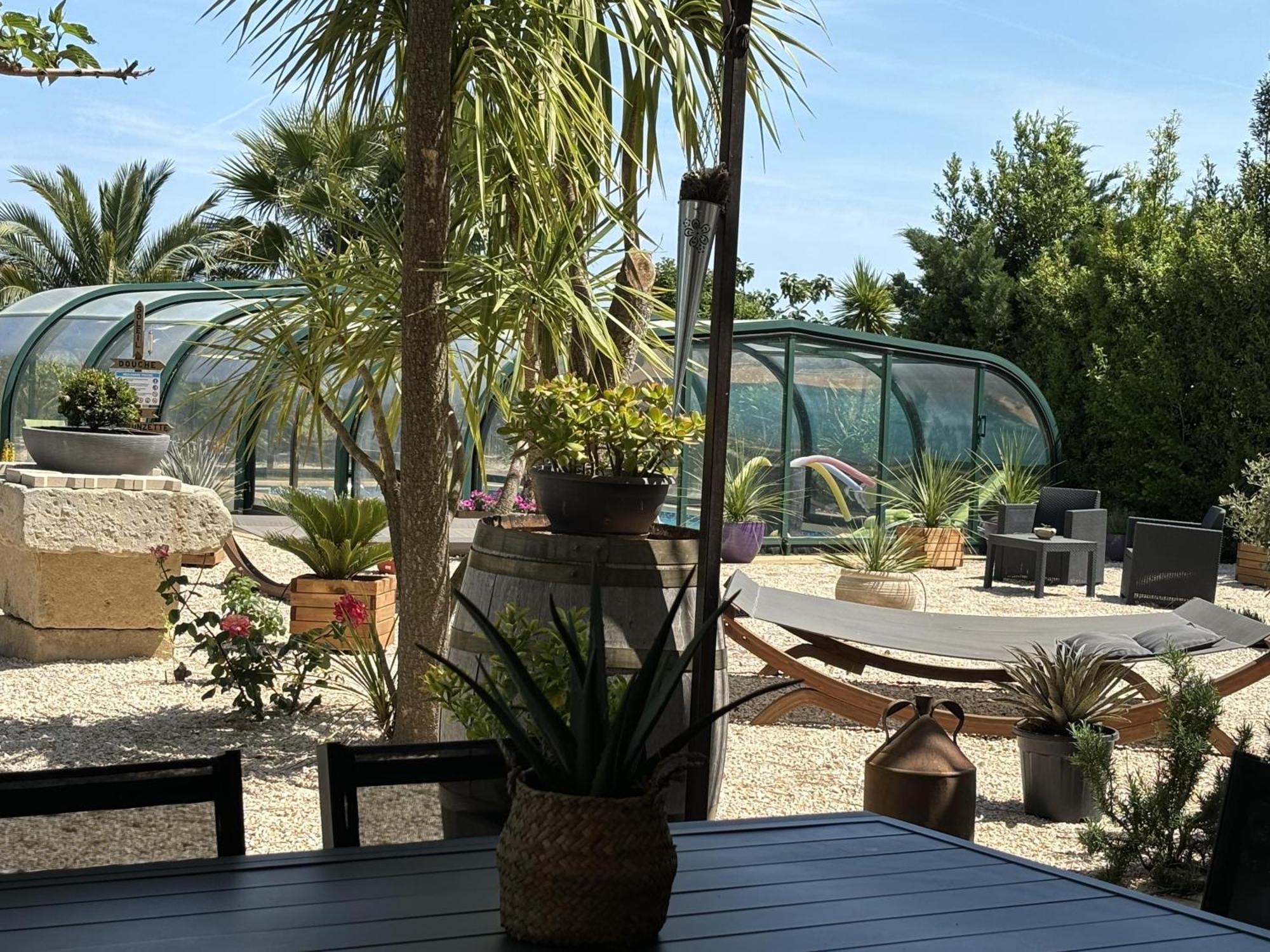 A L'Oree Des Vignes Montady Exteriör bild